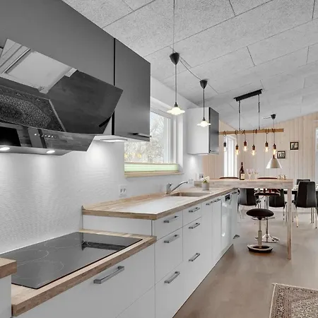 Gorgeous In With Kitchen
