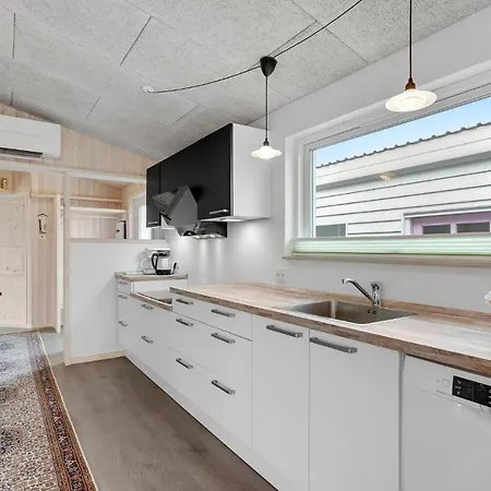 Gorgeous In With Kitchen
