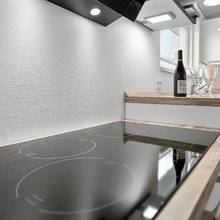 Gorgeous In With Kitchen