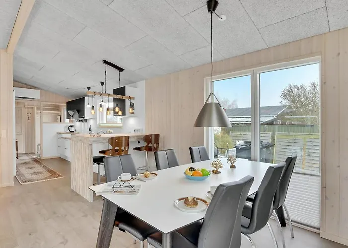 Feriehus 3 Bedroom Lovely In *